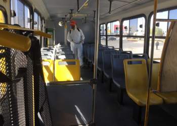 Realizan sanitización de transporte público en zona metropolitana