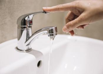 cuída el agua FOTO: Freepik