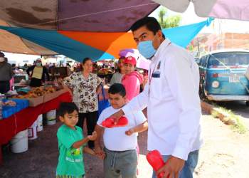 Omiten tianguistas medidas de salud; ya son supervisados