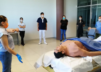 Médicos preocupados por su salud en la batalla contra Covid-19