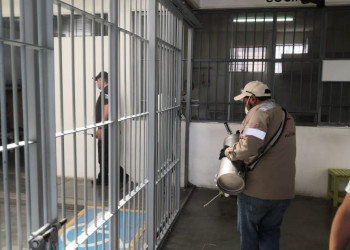 Sanitizan Hospital, Cereso y espacios públicos en Jerez