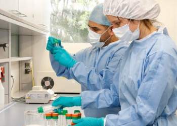 Contratan a 3 mil médicos tras convocatoria