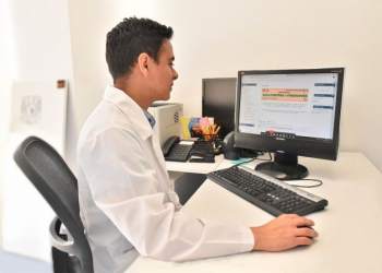 UNAM e IPN retiran a alumnos de clínicas