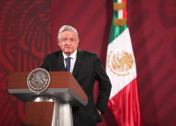 Crítica AMLO que crimen organizado entregue despensas