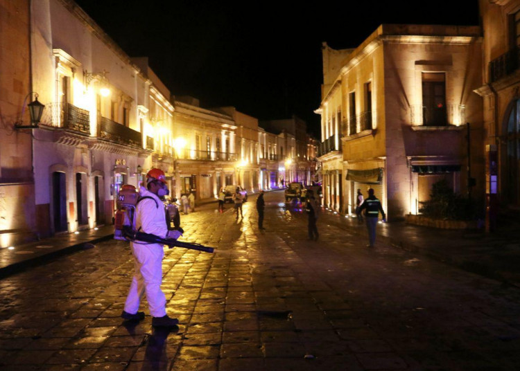 Sanitizan espacios en la capital de Zacatecas