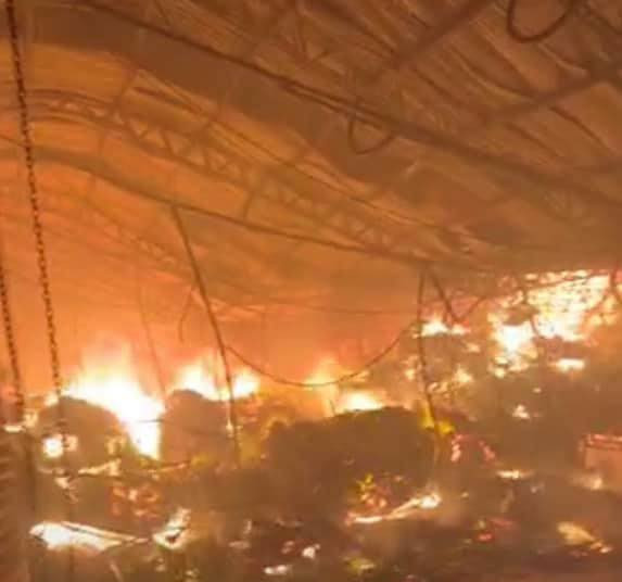Incendio provoca pérdida total del supermercado “La Bodeguita”