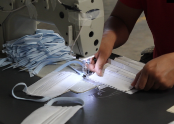 Mexicano cambia de giro para no perder su microempresa