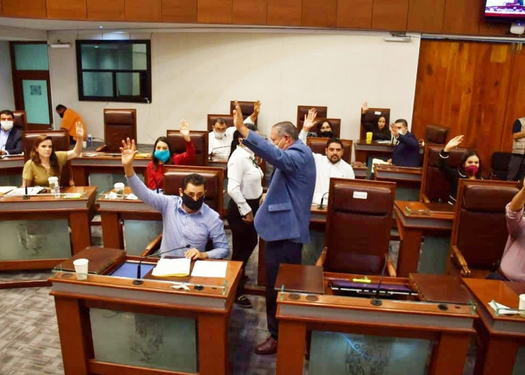Diputado lanza iniciativa para frenar megaproyectos de AMLO