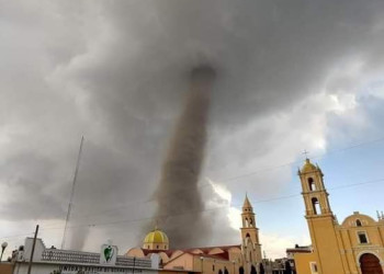 Captan impresionantes fotos de tornados en Puebla