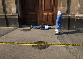 Manifestante que dice tener Covid-19 pide reactiven su servicio de luz