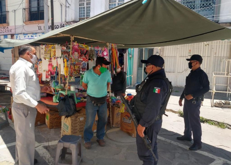 Comerciantes de Jerez atienden apercibimientos del Ayuntamiento