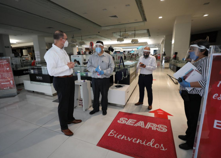 Sezac supervisa medidas sanitarias en Plaza Galerías