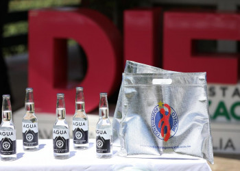 Dona Grupo Modelo 3 mil caretas plásticas al Gobierno de Zacatecas