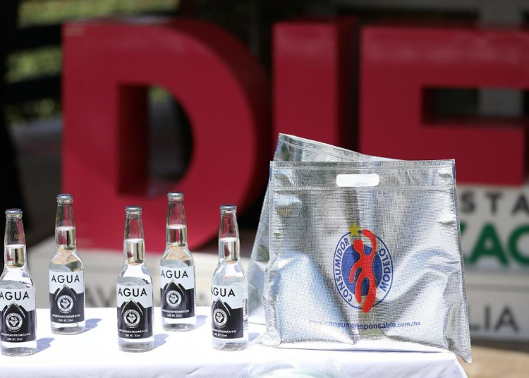 Dona Grupo Modelo 3 mil caretas plásticas al Gobierno de Zacatecas