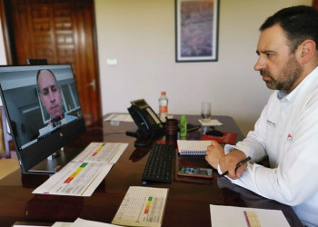 Alejandro Tello sostiene reunión virtual con López-Gatell