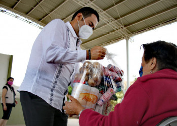 Familias vulnerables reciben apoyo alimentario