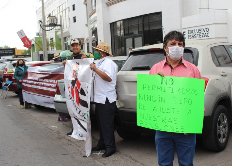 Toma CMDZ al Issstezac por irregularidades en pensiones