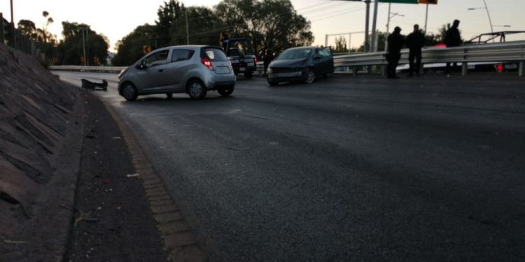 Tres choques en 20 minutos sobre boulevard metropolitano