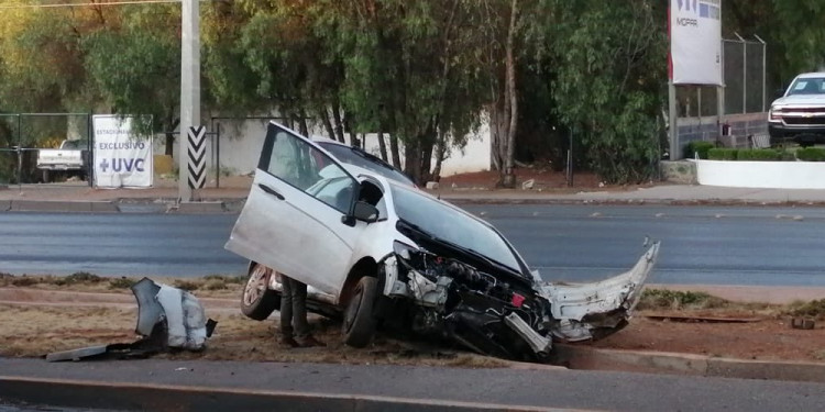 Tres choques en 20 minutos sobre boulevard metropolitano