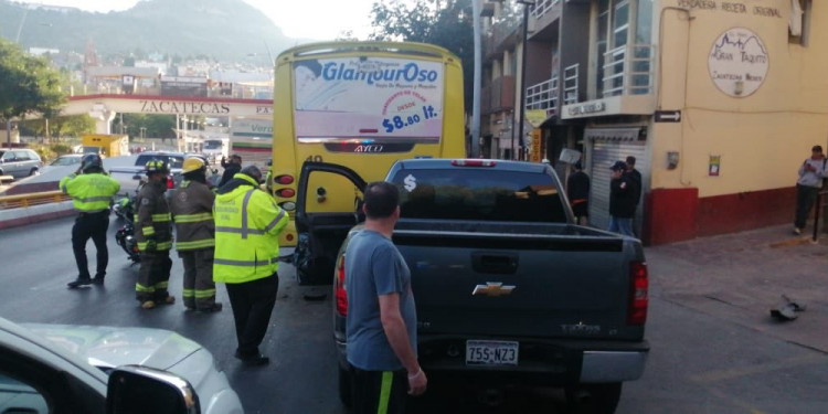 Tres choques en 20 minutos sobre boulevard metropolitano