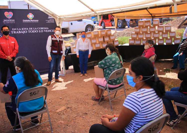 Entregan despensas en la capital zacatecana