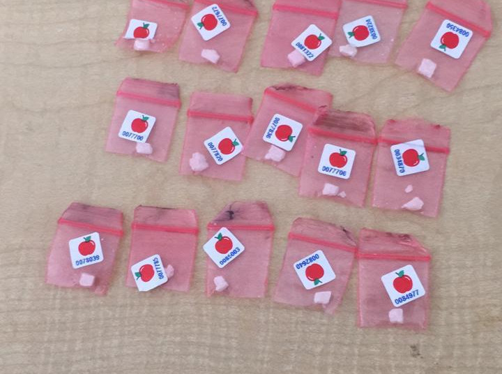 Detiene Metropol a taxista por posesión de droga