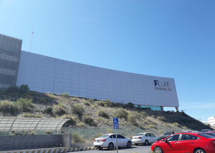 Mujer denuncia violencia institucional por parte de la FGJEZ