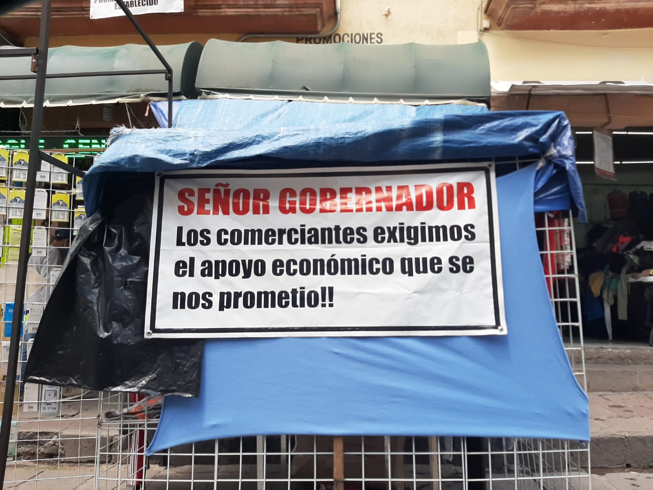Comerciantes denuncian que SEZAC no cumple con apoyos