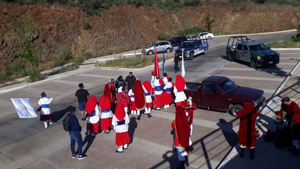 Retiran a personas en Lomas de Bracho
