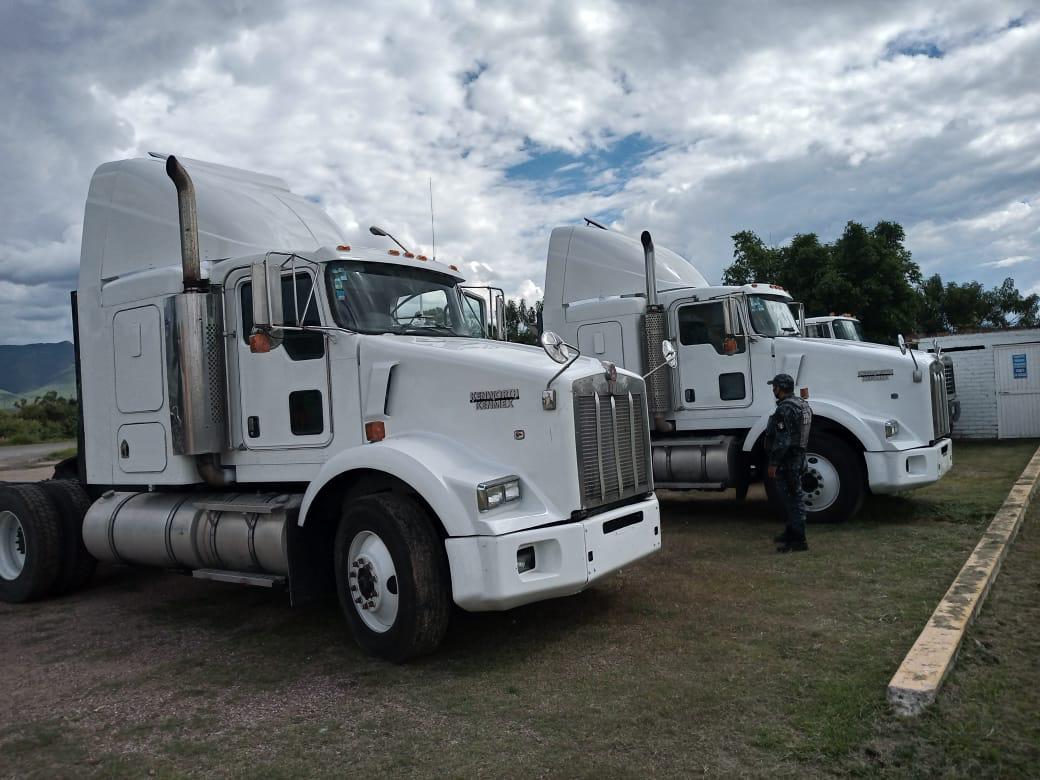 Recuperan cuatro tractocamiones reportados como robados