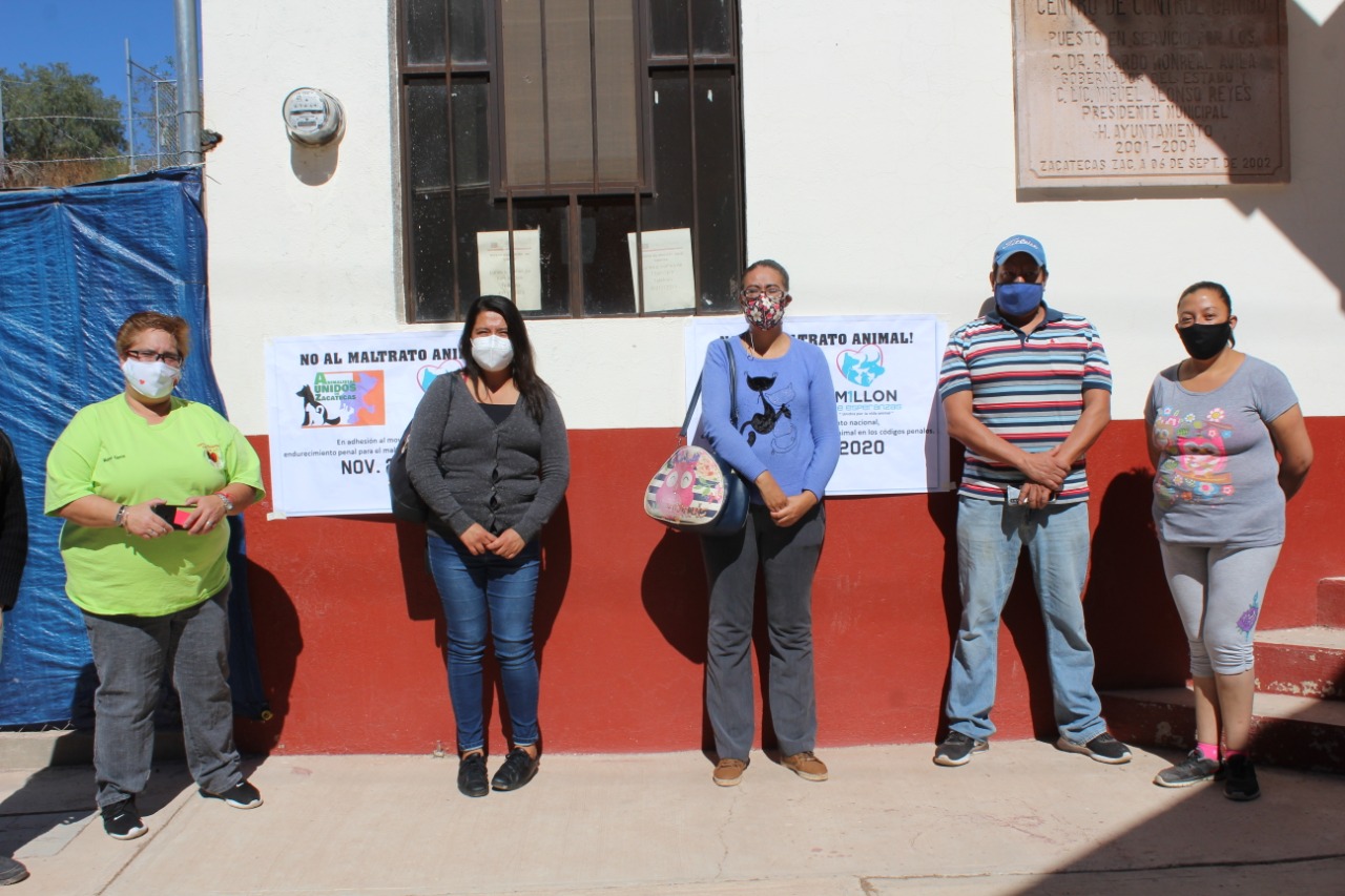 Integrantes de Animalistas Unidos por Zacatecas