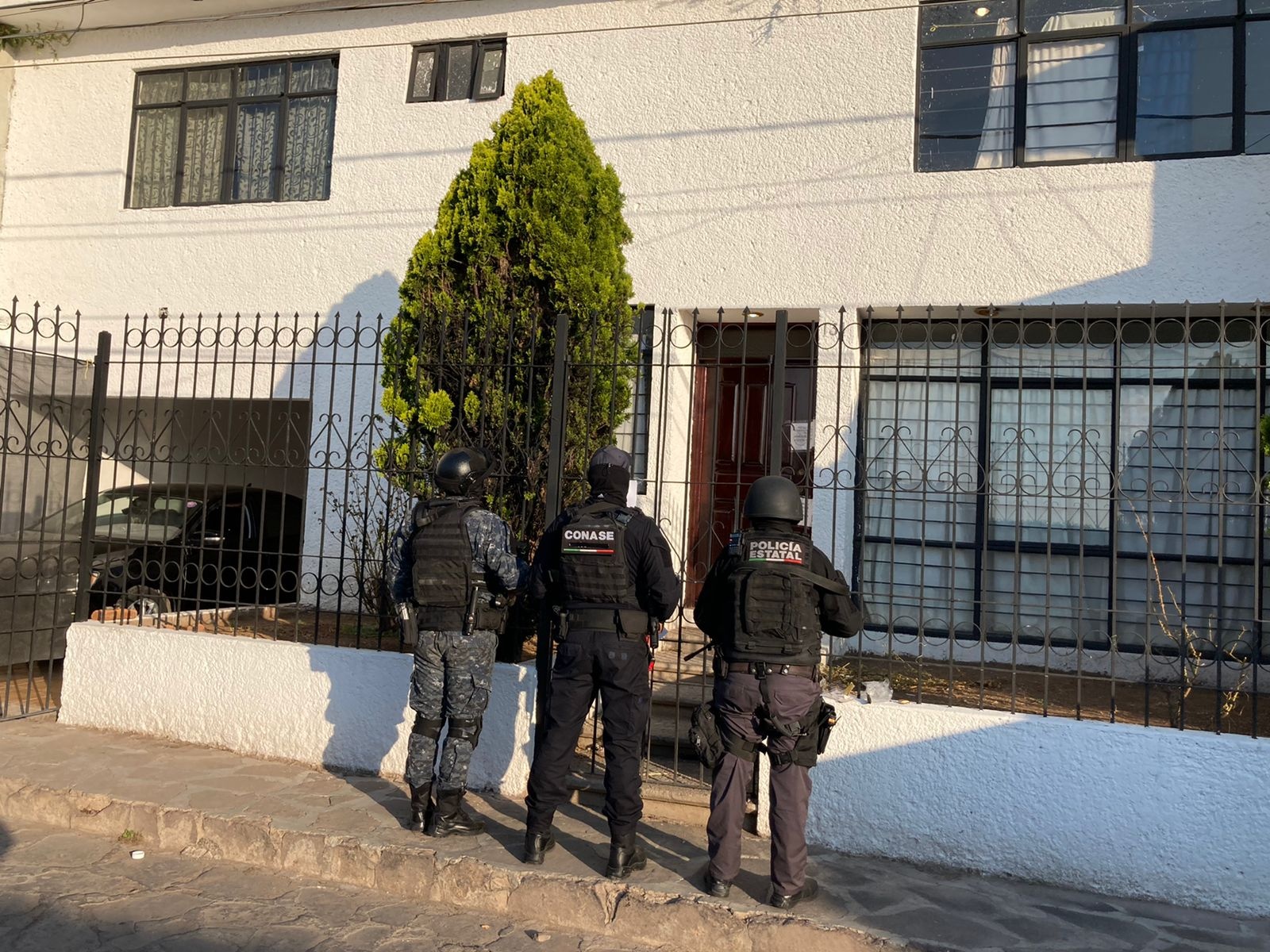 Detiene a 7 en casa de seguridad tras cateo - PÓRTICO