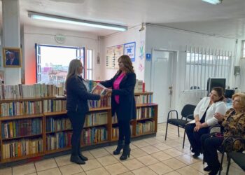 Donan colección de Elviro Muro a la biblioteca Roberto Ramos Dávila