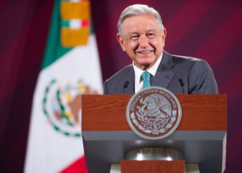 AMLO pide a los periodistas averiguar quién está detrás de Guacamaya Leaks