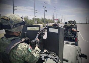 Tras agresión, militares rescatan a personas que llevaba un grupo armado