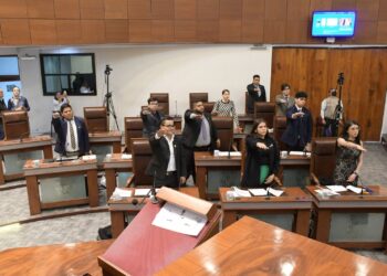 Estudiantes de la UAZ participan en actividad legislativa