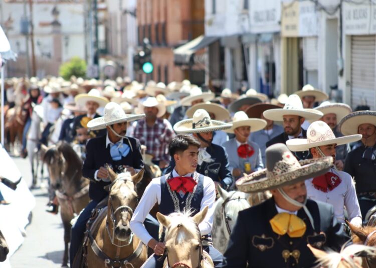 Cabalgata jerezana encabeza la tradición y la convivencia