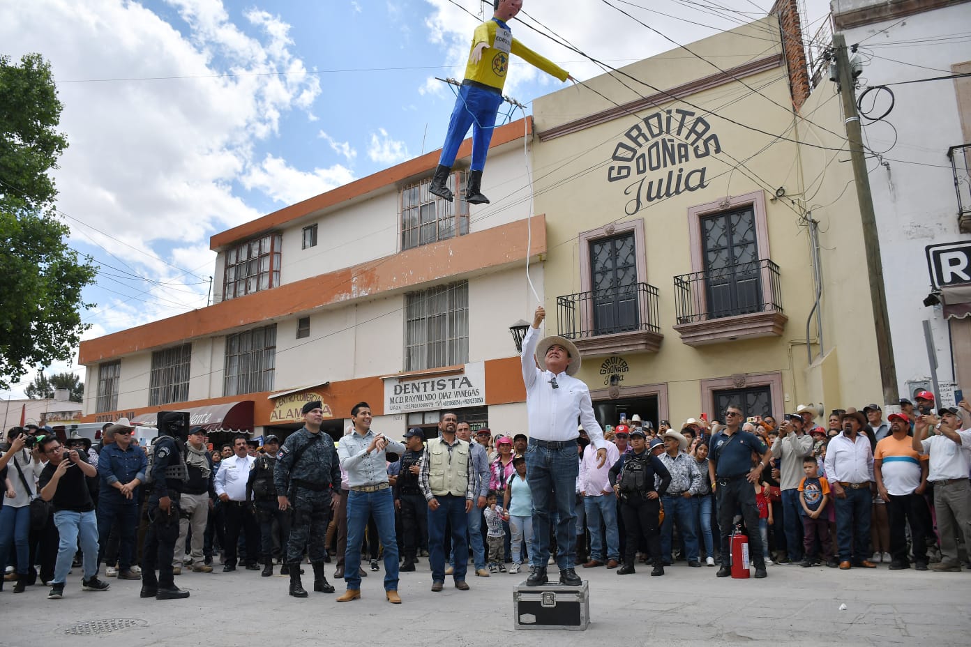 Guadalupe Retoma La Tradición Popular De La Quema De Judas PÓrtico