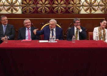 Código político:  Monreal cambió de piel