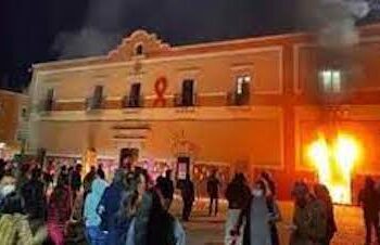 Sentencian a adolescente por la quema de la presidencia de Fresnillo en 2022