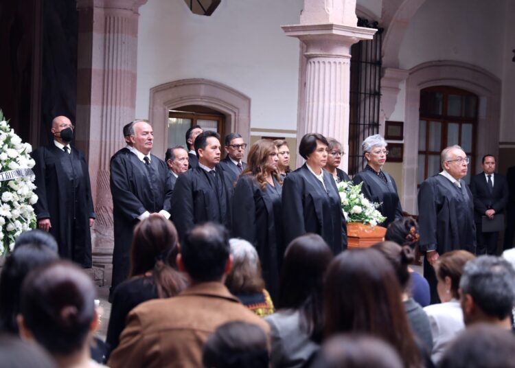 Rinden homenaje póstumo en el Tribunal Superior de Justicia al maestro Uriel Márquez Valerio