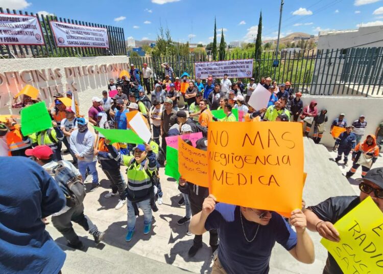 Exigen mineros mejor atención médica en el IMSS