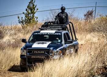 Tras enfrentamiento de civiles y policías, detienen a 3 personas