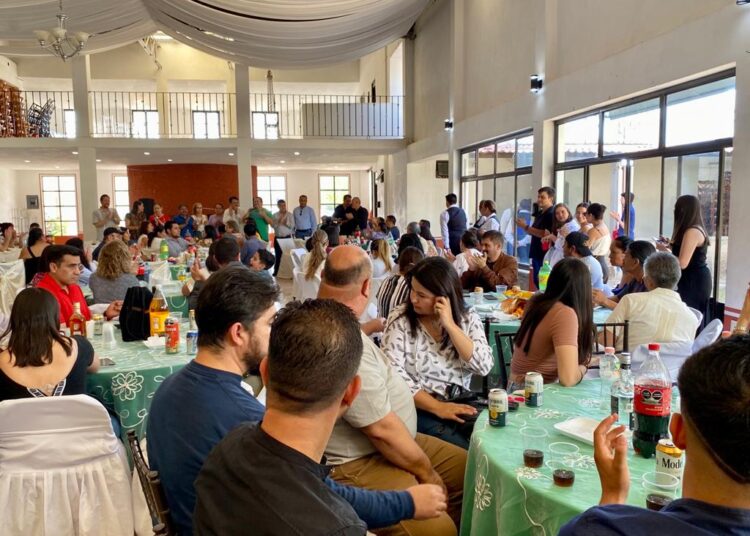 Refrenda sus vínculos el Grupo Universidad con sus integrantes