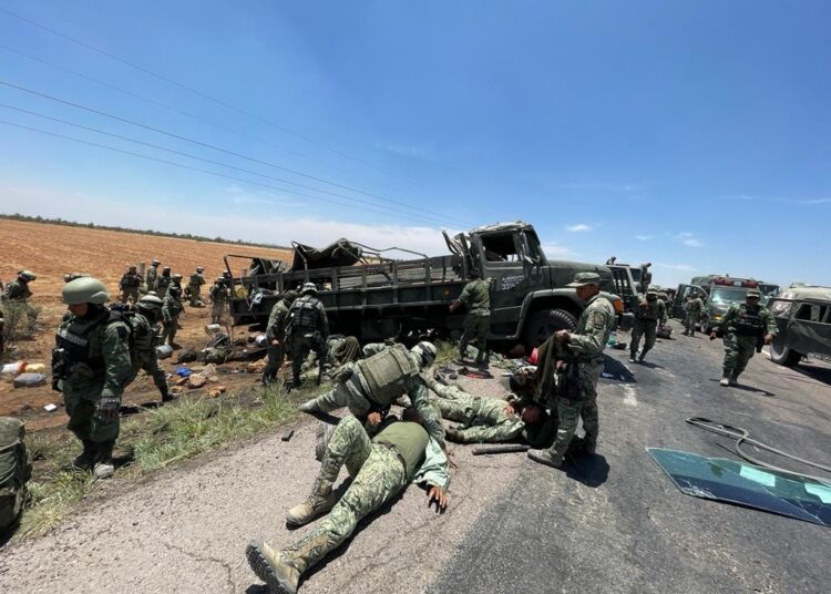 Mueren tres militares y ocho resultan heridos en accidente carretero en Zacatecas