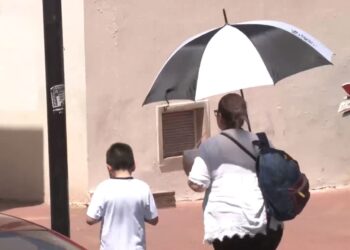 Por ola de calor, podría cambiar hora de salida de escuelas