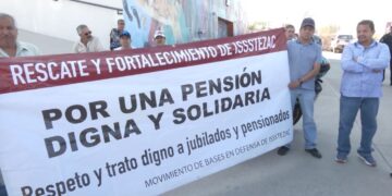 Exigen jubilados y pensionados urgente reforma a la Ley del Issstezac