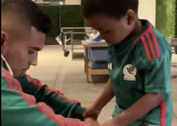 Niño etíope cumple su sueño de ser mexicano, esto hizo la Selección Mexicana
