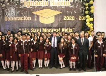 Saúl Monreal apadrina a generación 2020-2023 de la Secundaria Ignacio Hierro