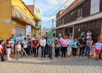 Entregan rehabilitaciones de red de drenajes sanitarios en colonias de Fresnillo